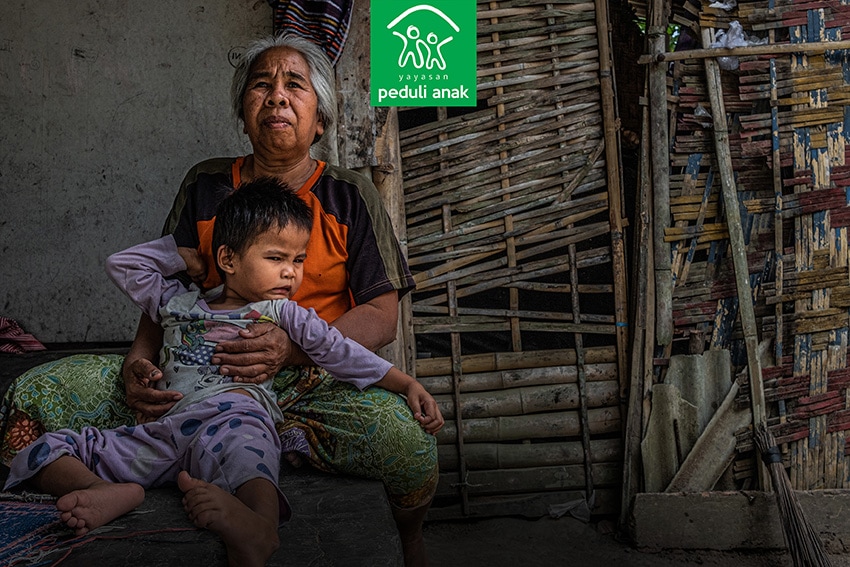 Bantu 100 Anak  Disabilitas Lombok Punya Kursi  Roda 